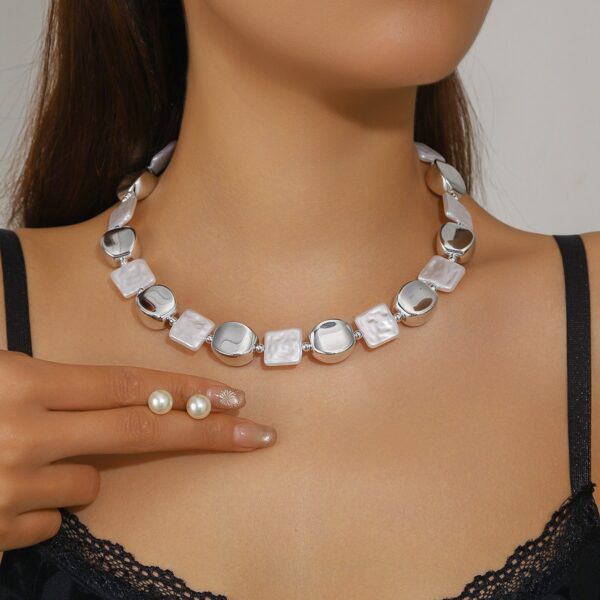 LustreBlock Pearl Necklace